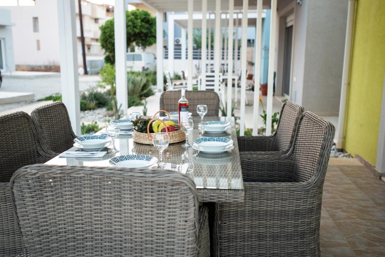 Melia Villa Κόκκινος Πύργος Εξωτερικό φωτογραφία