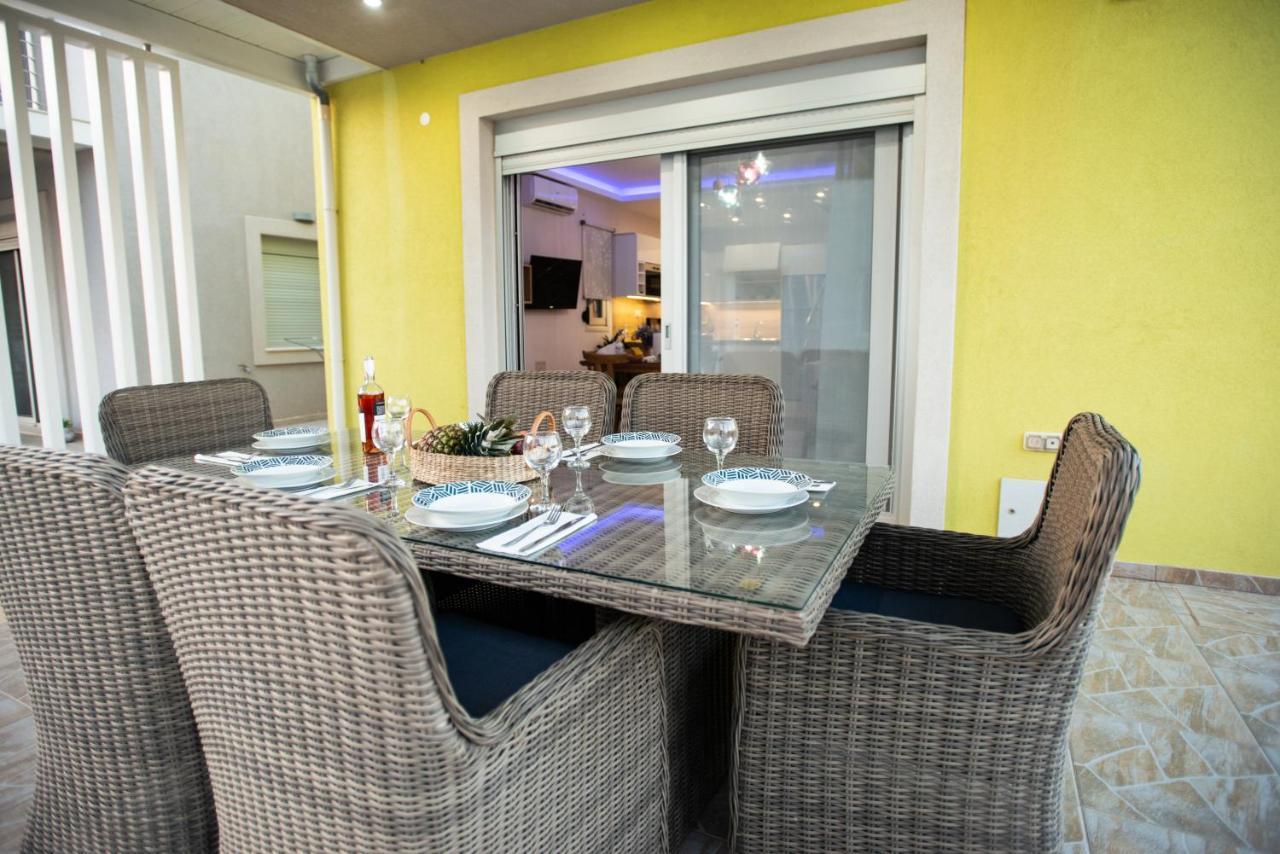 Melia Villa Κόκκινος Πύργος Εξωτερικό φωτογραφία